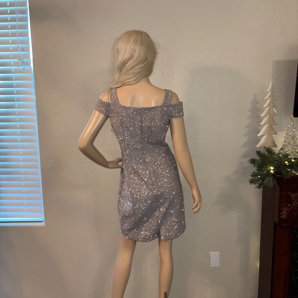 Eliza J Dress Size 8 Champagne Glitter Cold Shoulder Sheath Cocktail Party - Picture 8 of 17